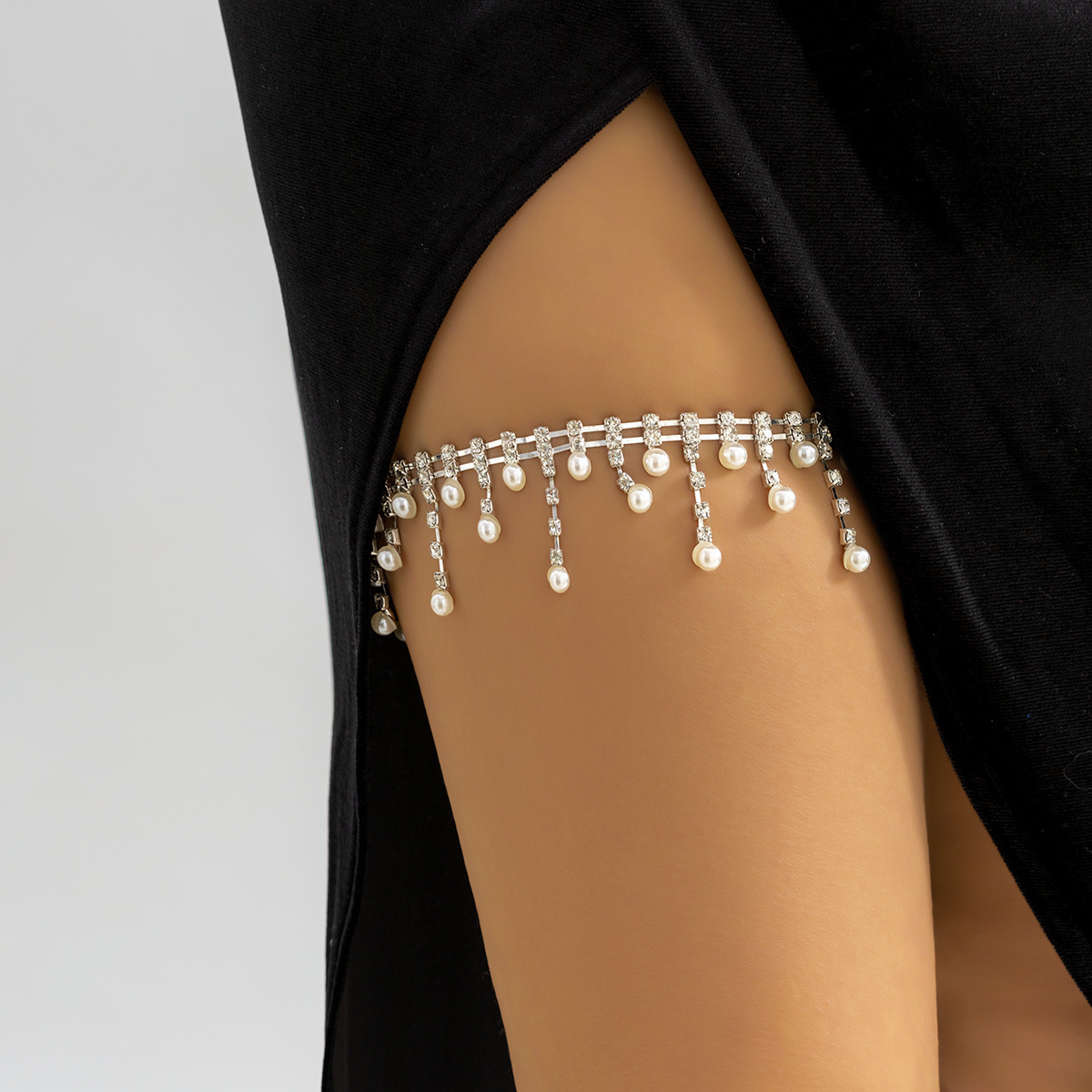 Body Jewelry Leg Chain - Kadınlar için boncuklu inci bacak zinciri,